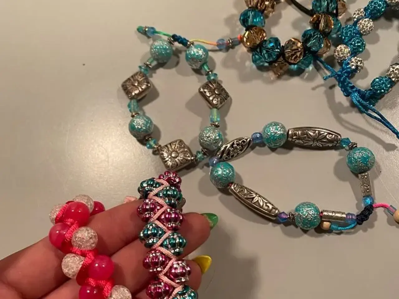 Billede 4 - Nye knyttede armbånd