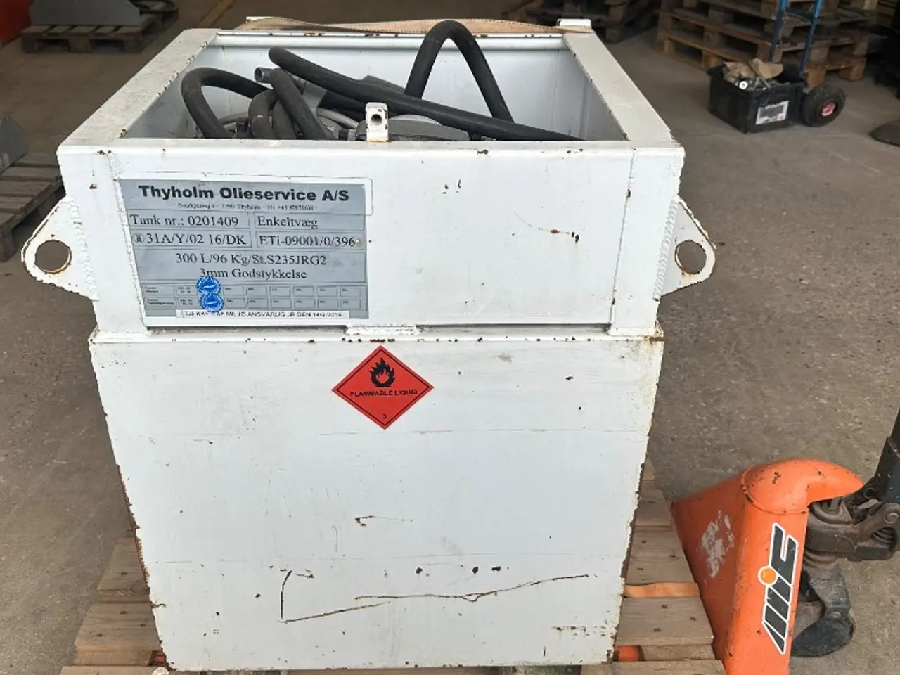 Billede 1 - Diesel tank med pumpe