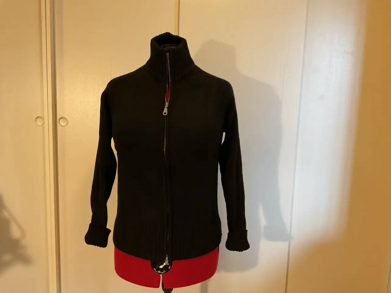 Billede 1 - Cardigan i ren bomuld. Sort