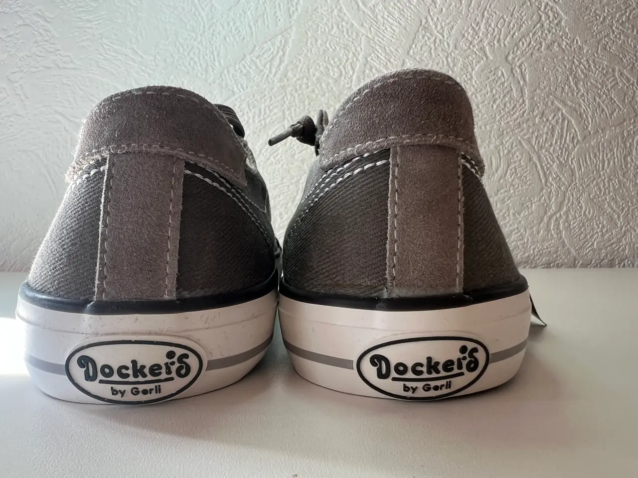 Billede 4 - Nye Dockers Sneakers i Grå Kanvas. Str. 42