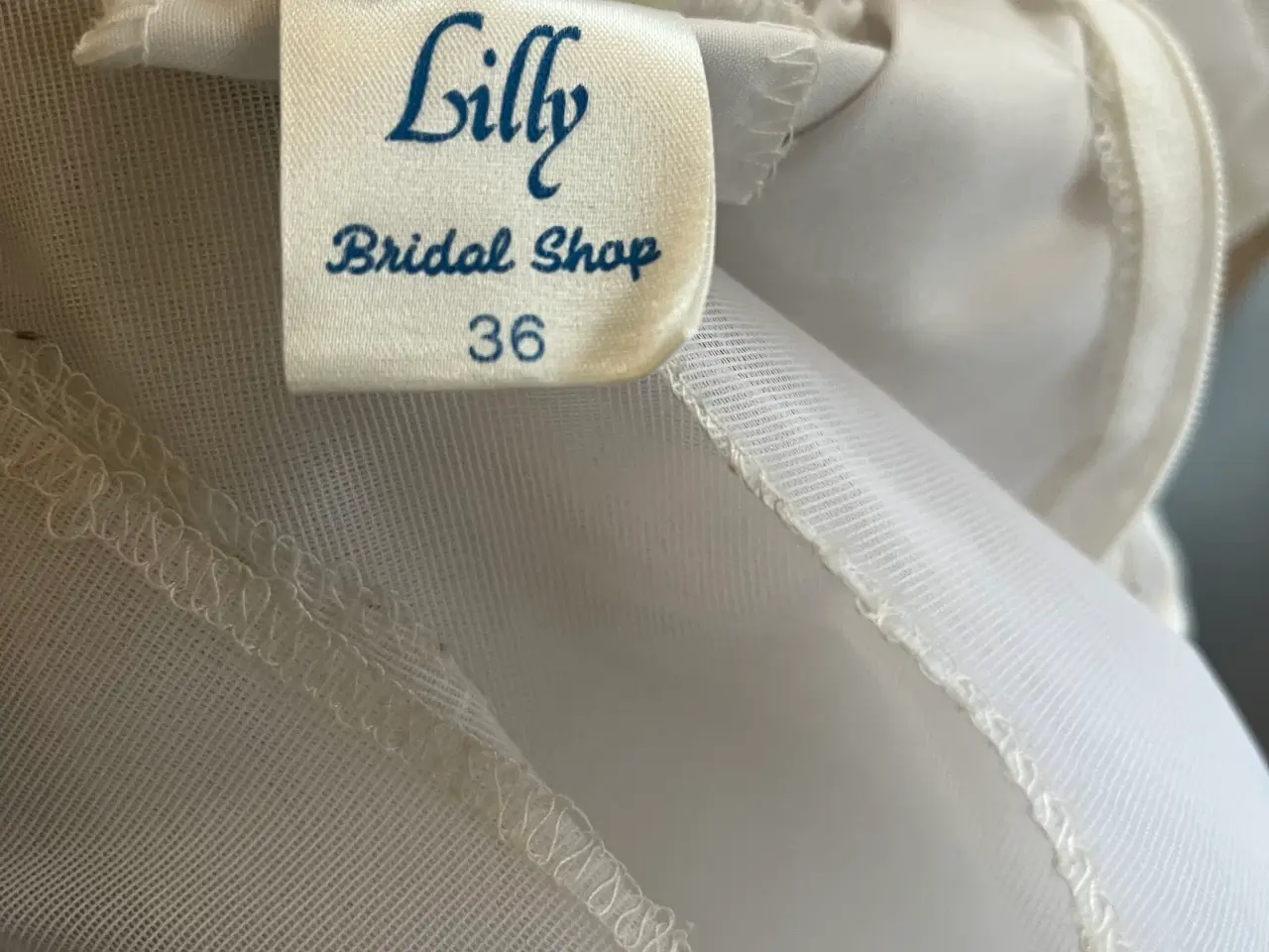 Billede 4 - Lilly Konfirmationskjole 1991 str.36