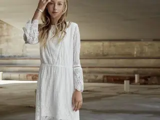White and More konfirmationskjole