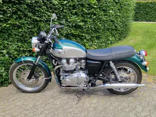 Triumph Bonneville 790 ccm, 62 hk