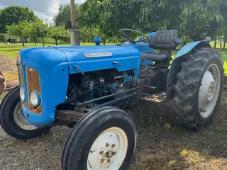 Dexta Fordson traktor