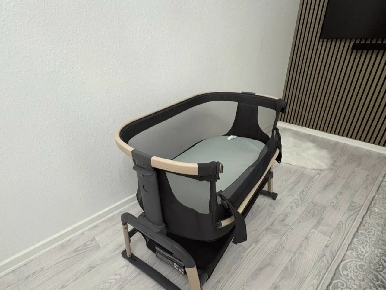 Billede 1 - Maxi-Cosi Iora Air Bedside Crib – Som ny