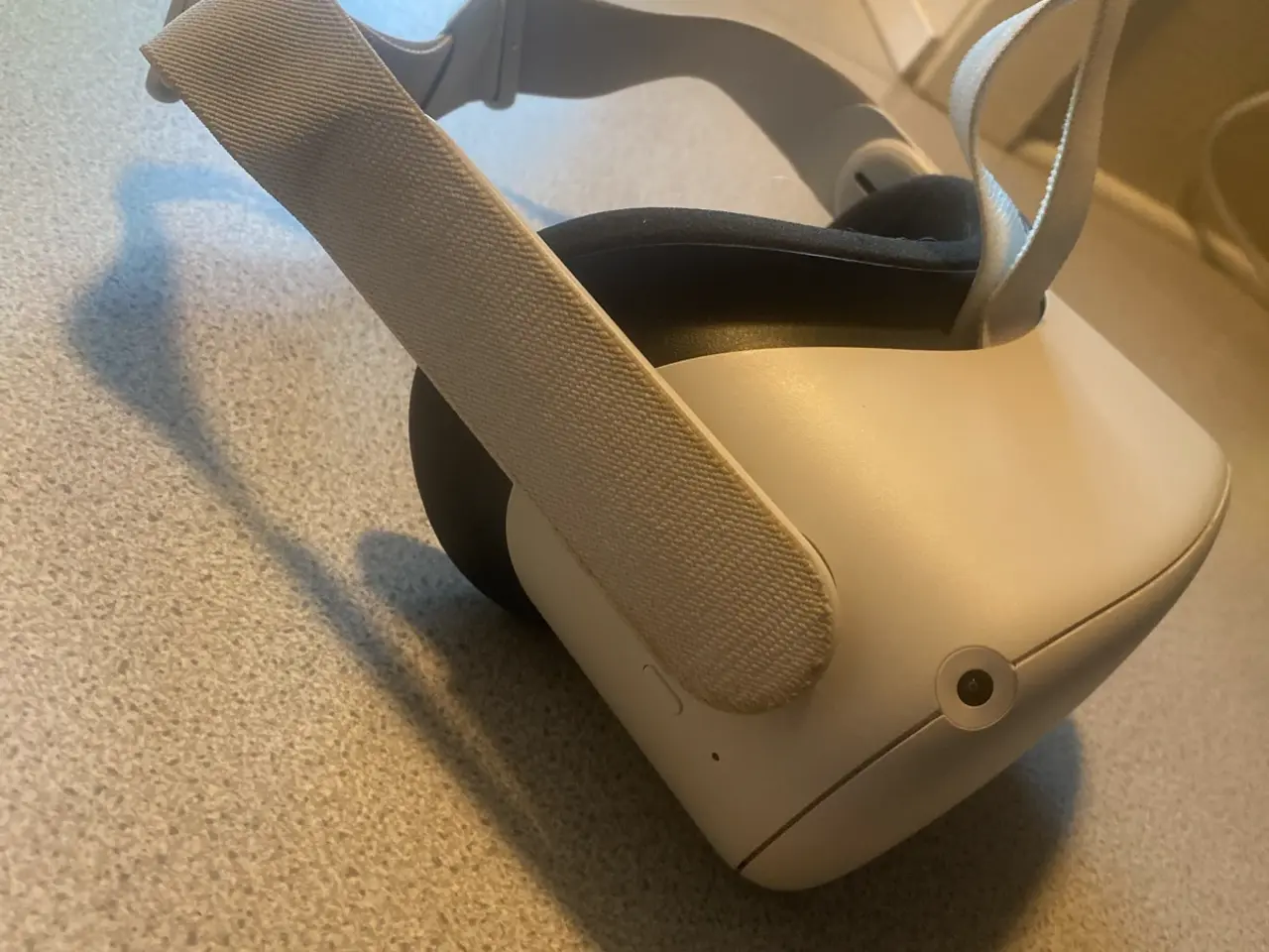 Billede 3 - Vr briller Meta Quest 2 med 2 controller hvid