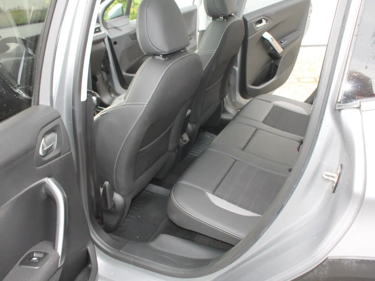 Billede 9 - Peugeot 2008 1,6 BlueHDi 100 Selection Sky