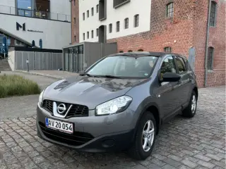 Nissan Qashqai 1,6 2014 velholdt og økomomisk