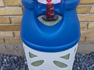 10 kg letvægts gasflaske. Ny fuld og plomberet.
