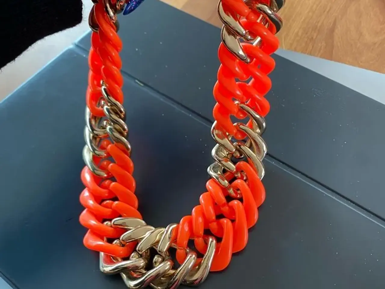 Billede 3 - Flot orange halskæde