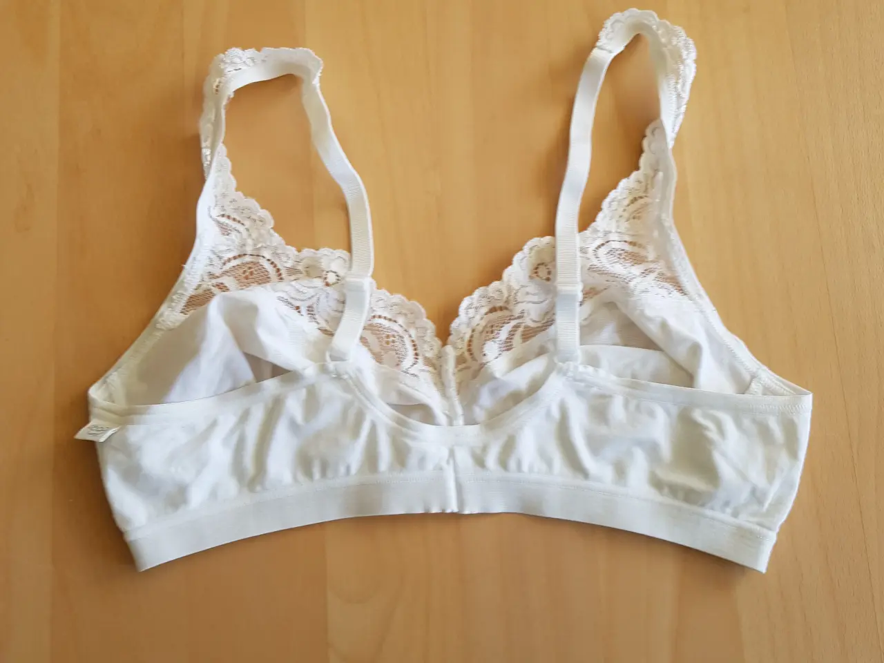 Billede 3 - Sloggi, 2 stk BH, 70kr for begge to