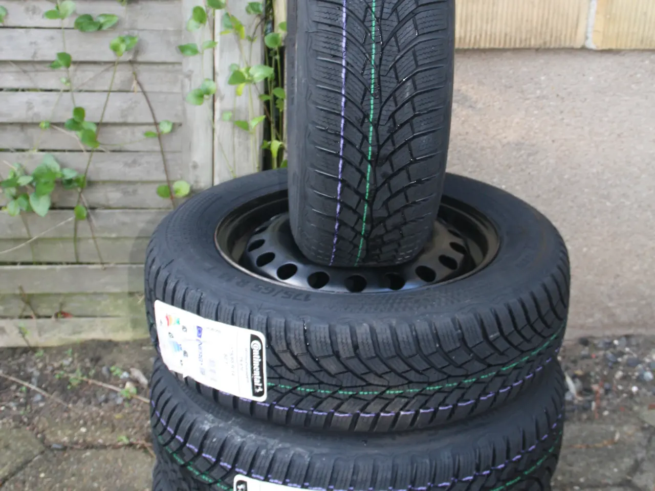 Billede 1 - Vinterdæk VW Up / Skoda 175/65 R14 Continental