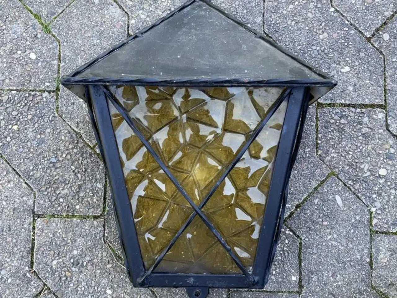 Billede 1 - Smedejernslampe med gult glas