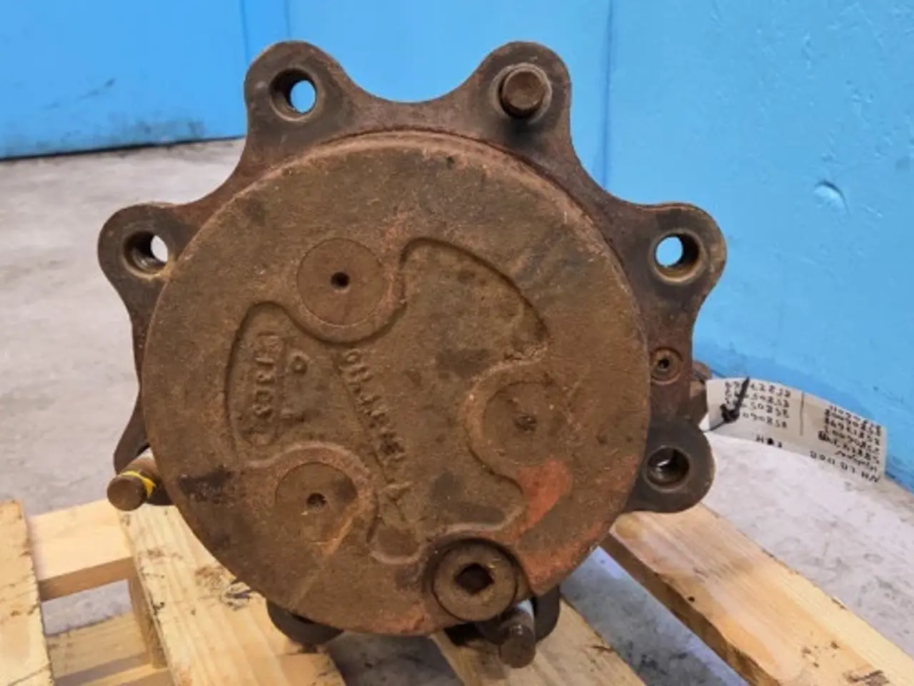 Billede 10 - New Holland LB 110 B Hjulnav R. 85817698