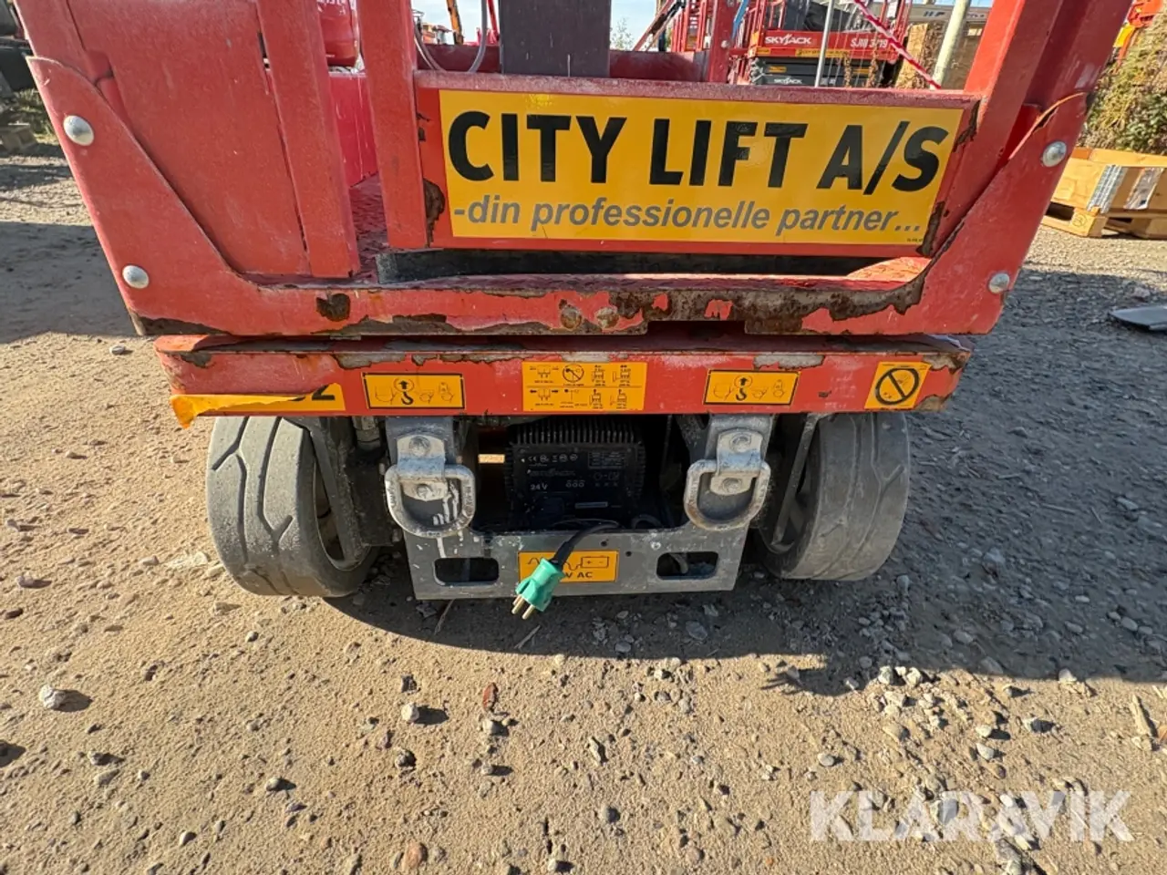 Billede 11 - Søjlelift SkyJack SJ12