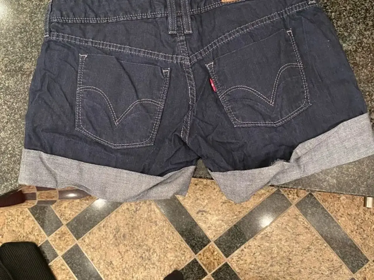 Billede 2 - Levis shorts str medium