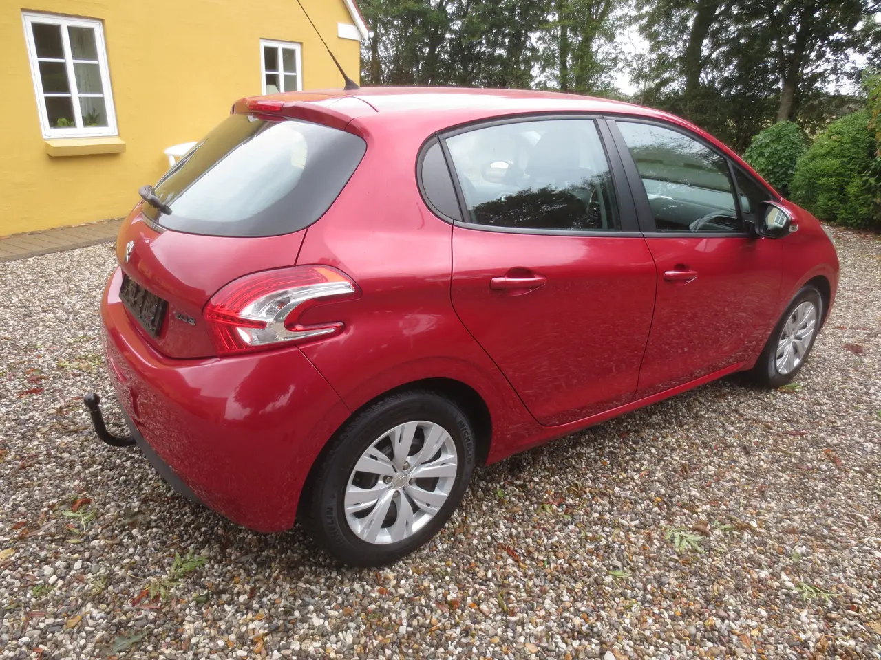 Billede 7 - Pæn Peugeot 208 1.2 i År 14. Nysynet.