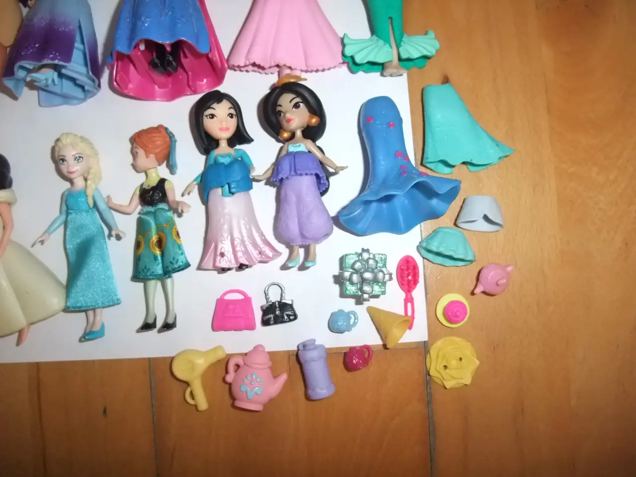Billede 4 - Prinsesse Påklædnings Figurer/Dukker