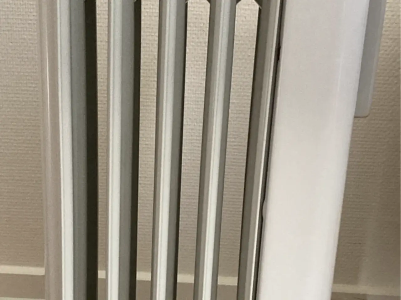 Billede 1 - Lille olieradiator - 1000W. Rigtig pæn stand!