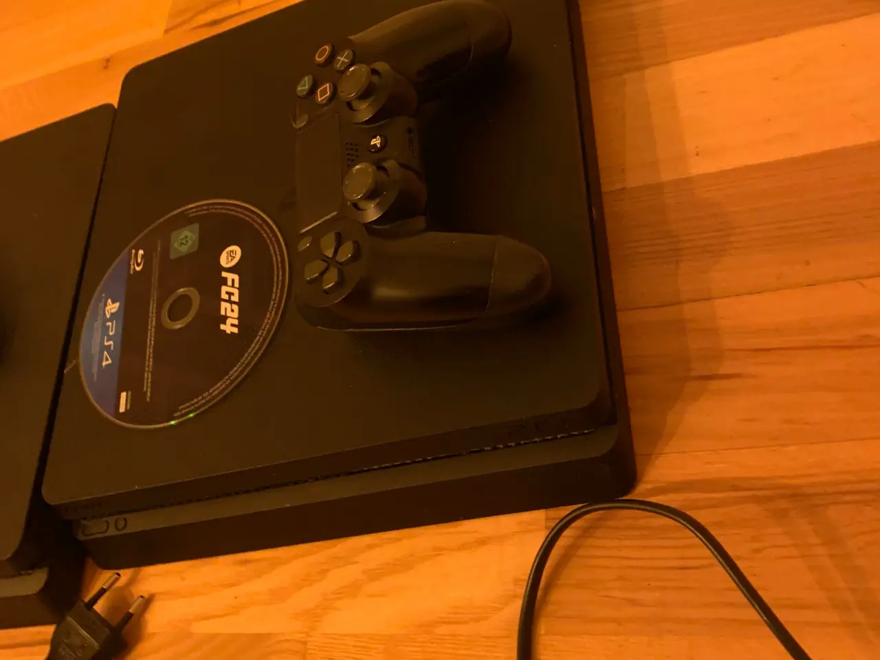 Billede 3 - Playstation 4 i meget god stand
