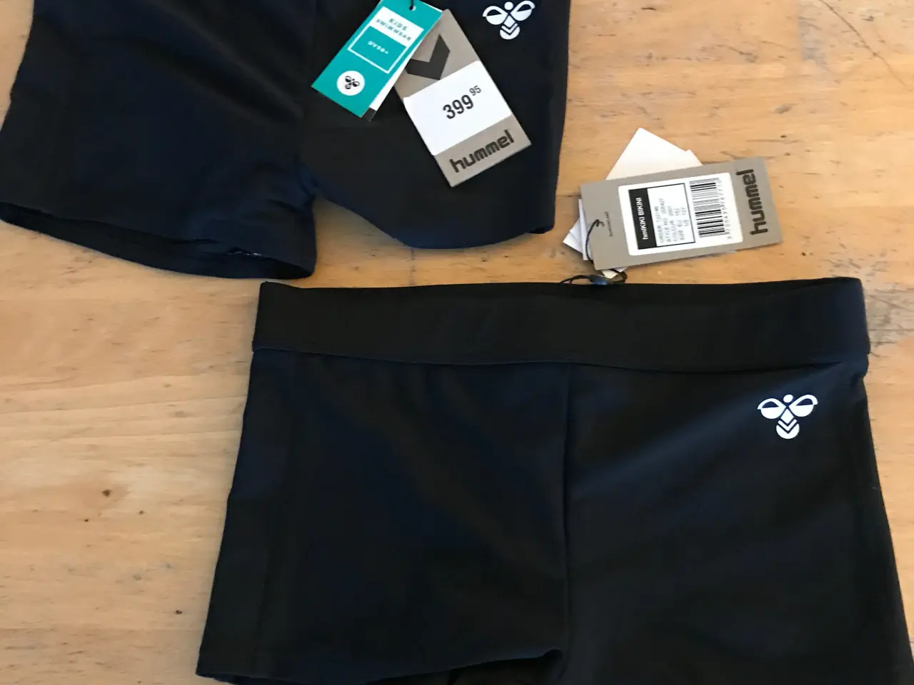 Billede 1 - Nye Hummel badebukser 152