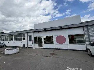 Fleksibelt erhvervslejemål med showroom og lager - i alt ca. 438 kvm