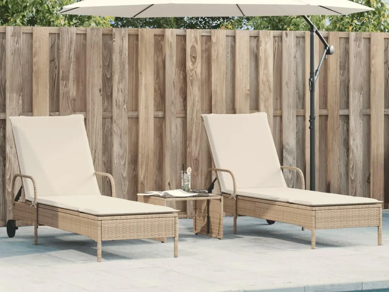 Billede 1 - Liggestole 2 stk. med hynder polyrattan beige