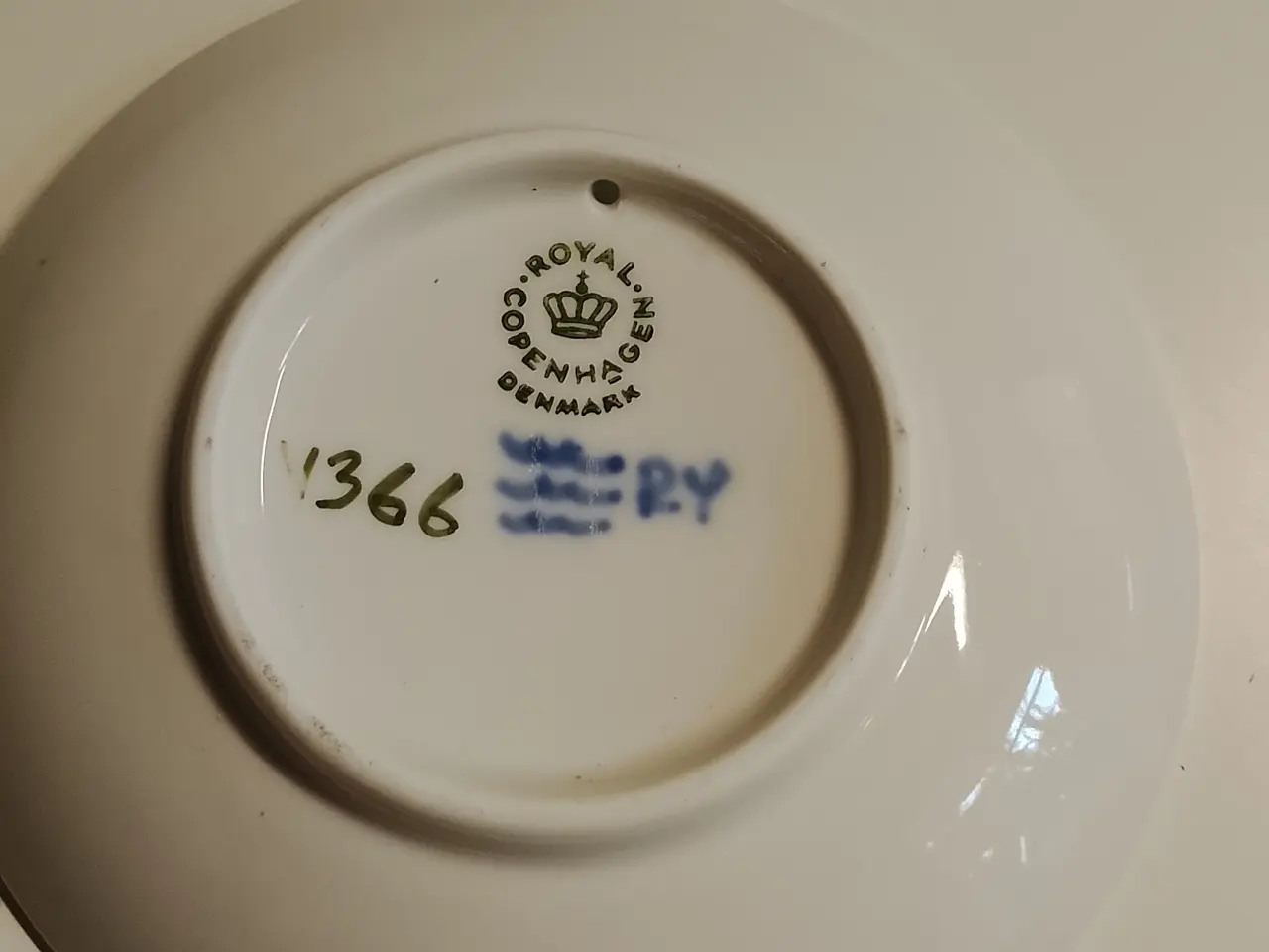 Billede 2 - Royal copenhagen platte Isbjørn