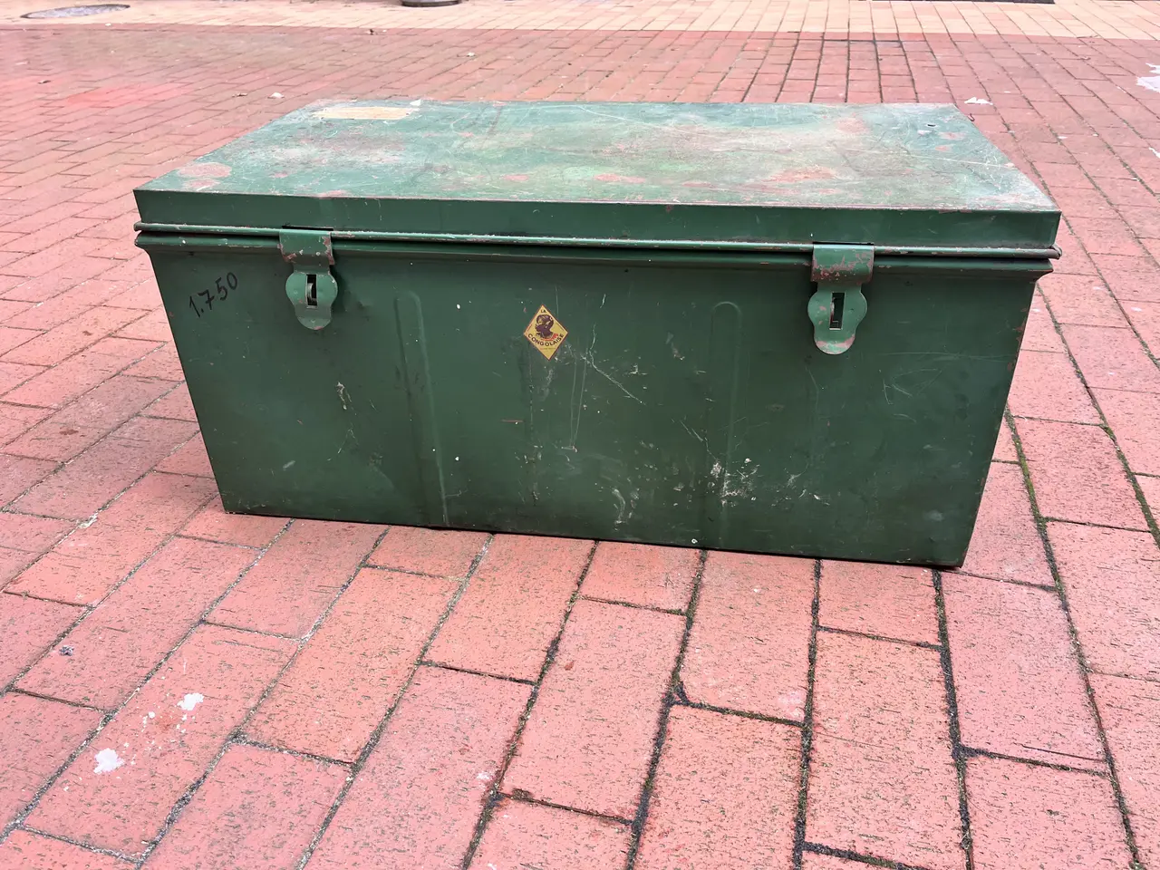 Billede 1 - Ældre skibskiste i metal med rejsepatina