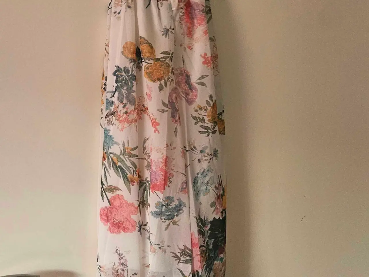 Billede 3 - Kjole med blomsteprint