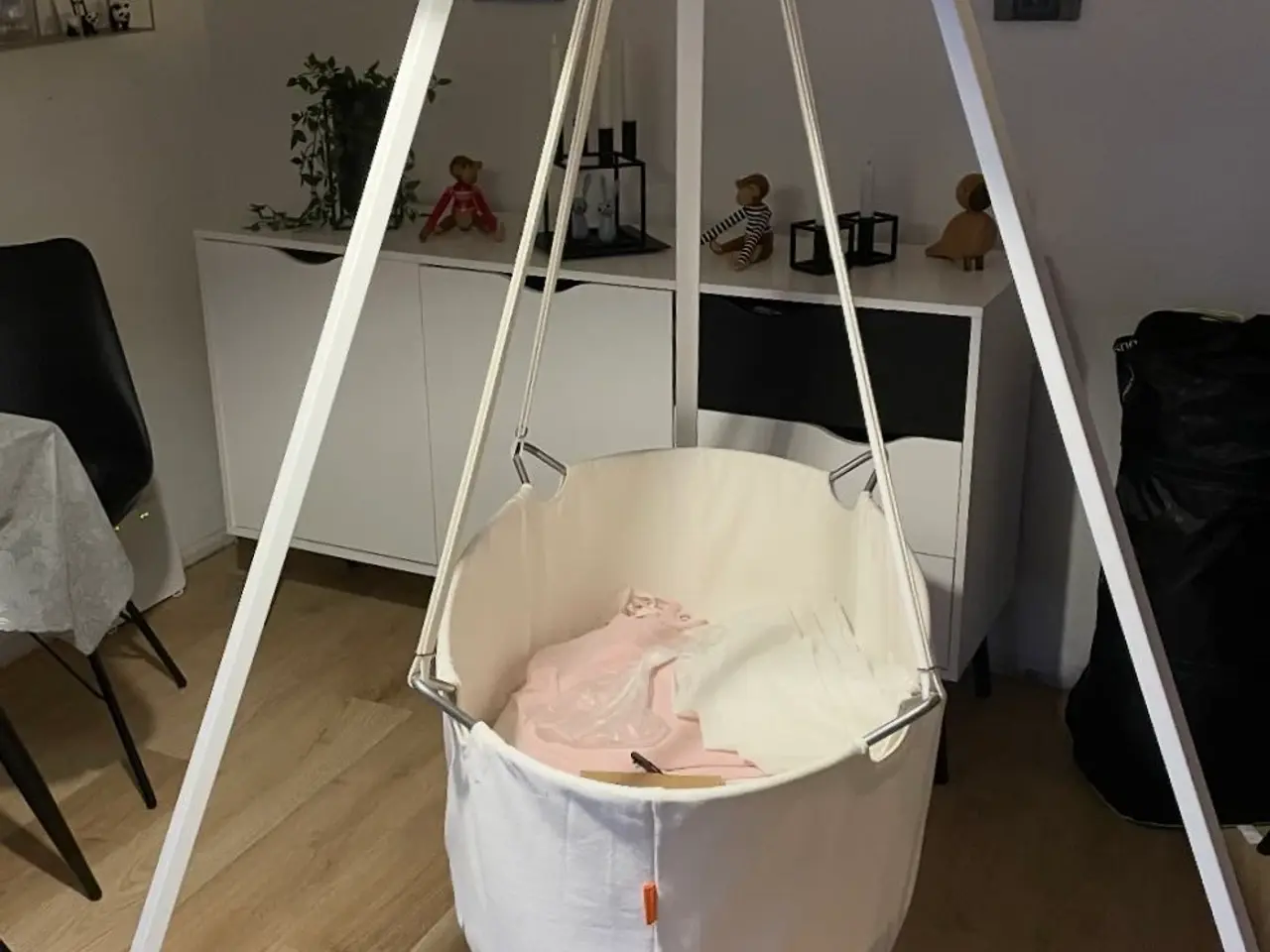 Billede 2 - Leander Vugge med madras og stativ 