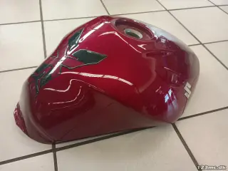 Benzintank, Suzuki GSF650S