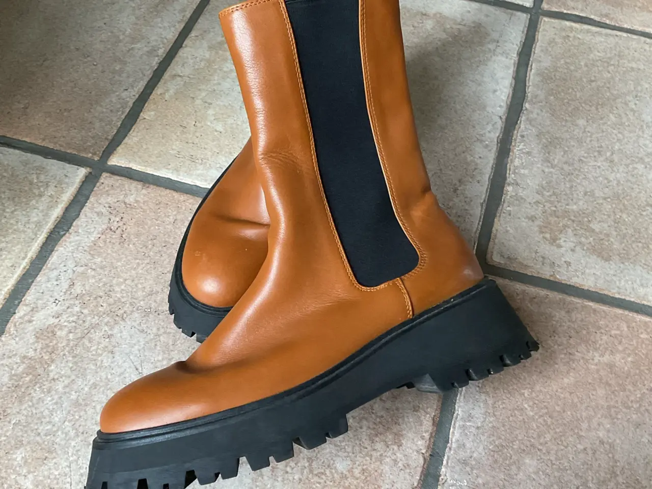 Billede 2 - Super lækker støvle fra Zara.