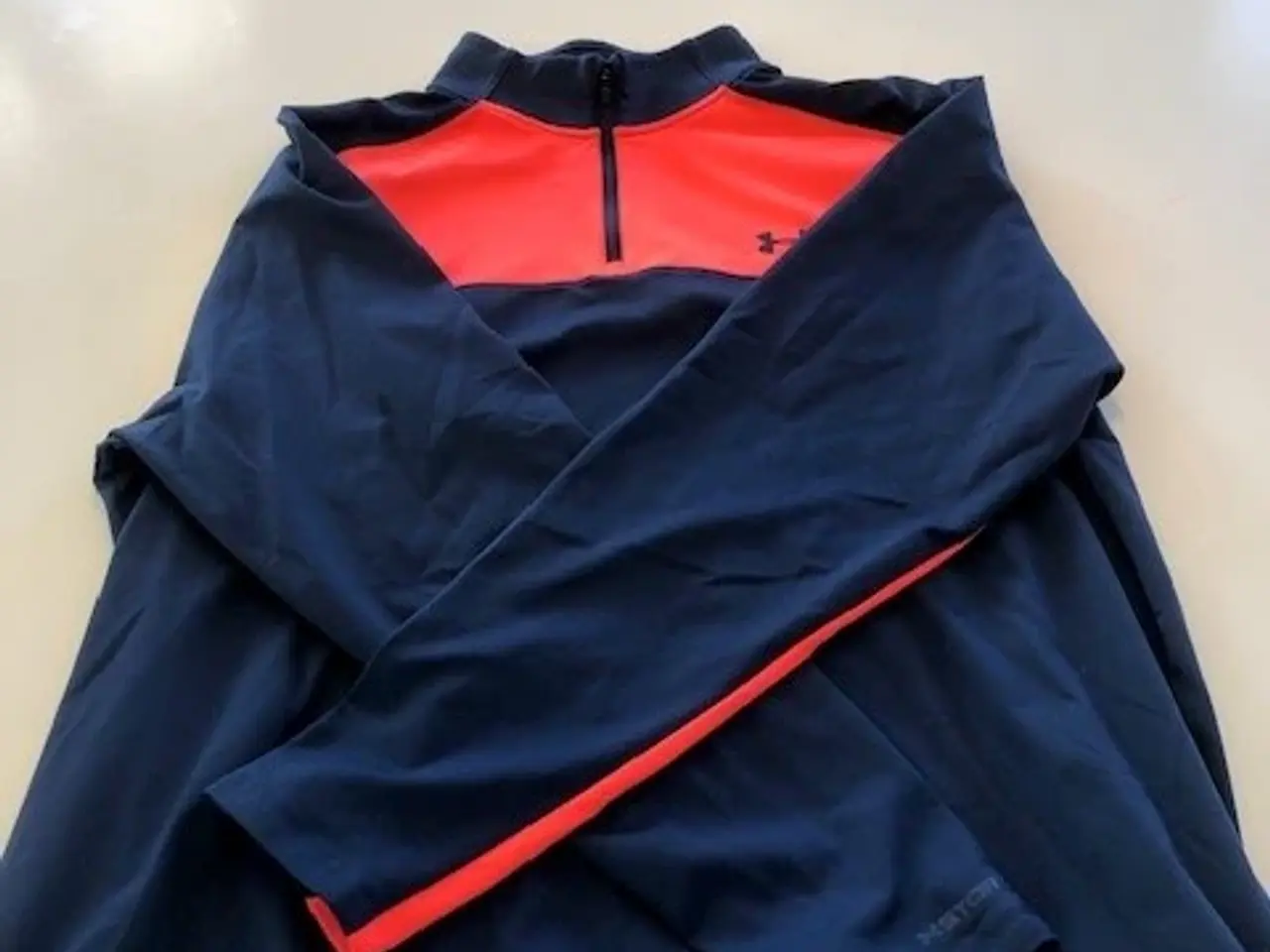 Billede 2 - Under Armour golftrøje