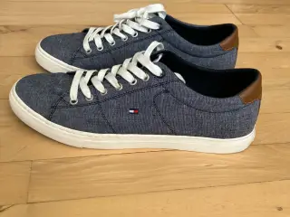 Nye Tommy Hilfiger sneakers str 44 nypris 1000kr