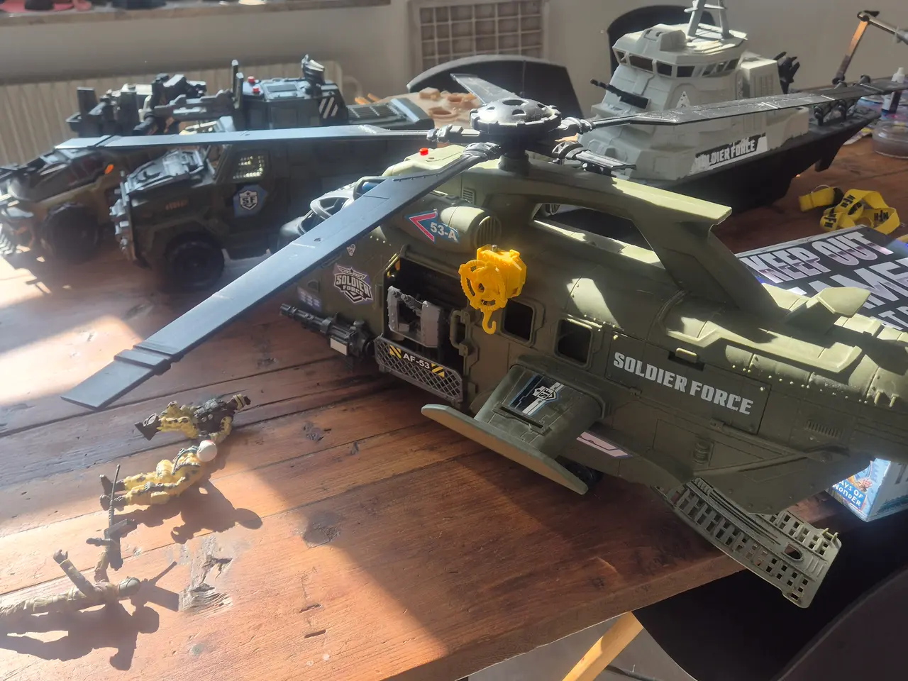 Billede 7 - Krigsskib tanks helikopter