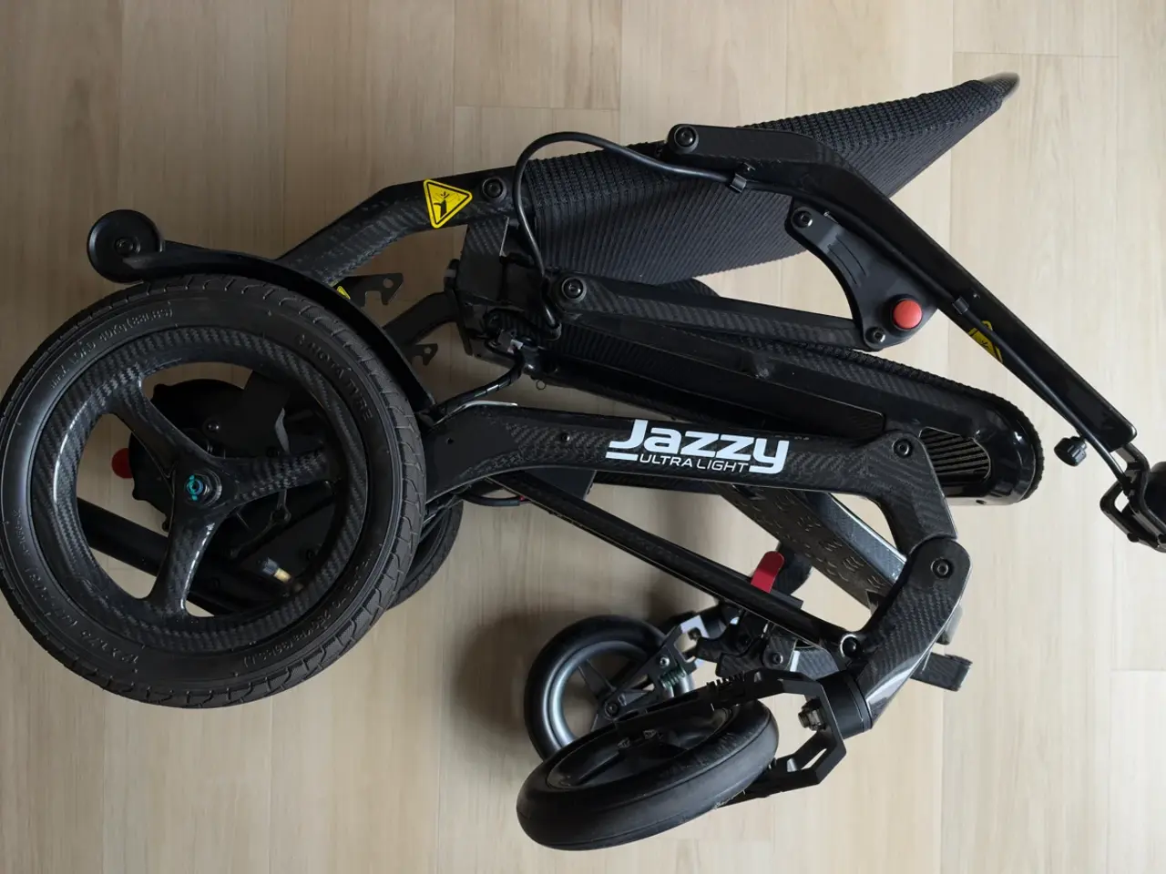 Billede 4 - Jazzy Letvægts og foldbare kørestol på 14,5 kg