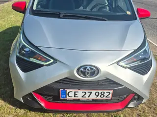TOYOTA AYGO X-PLRE CAR PLAY-DAB