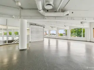 Lejemål på 648 m² velegnet til butik, klinik eller andet lignende.