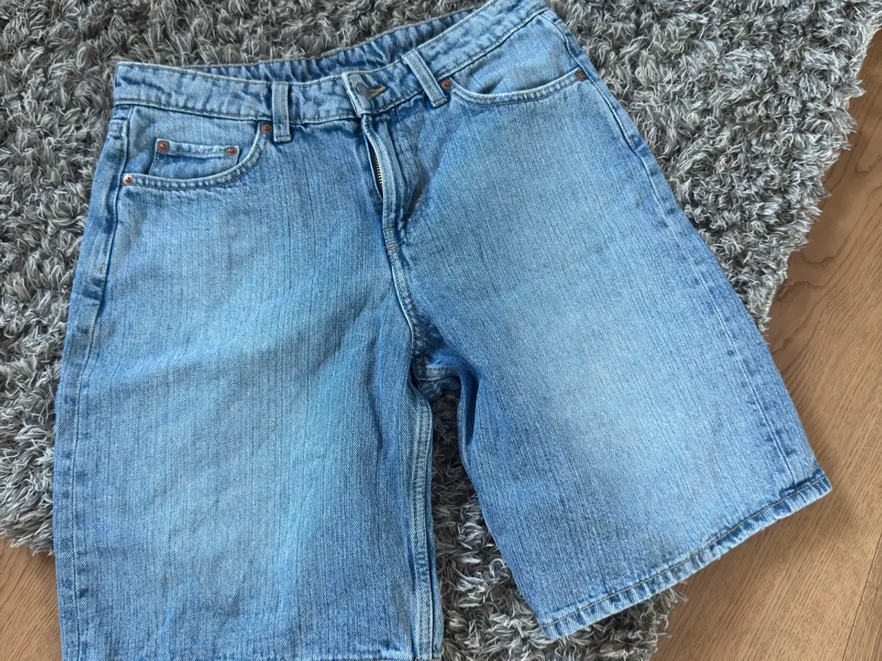 Billede 1 - Weekday jorts
