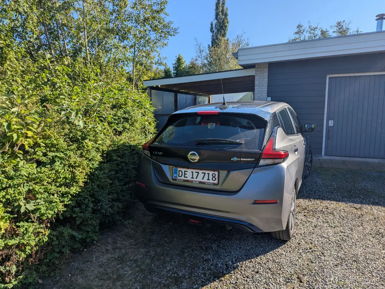 Billede 3 - Fin leaf med adapter, så kan lades alle steder.