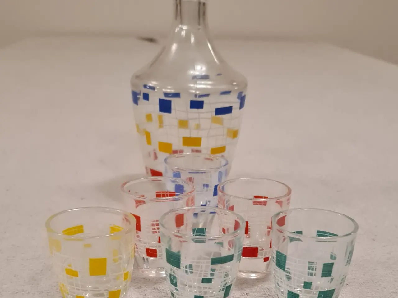 Billede 1 - Glas karaffel med farvede firkanter