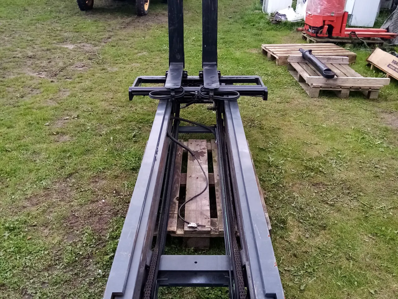 Billede 3 - Trucktårn med gaffelflyt og udskyder gafler