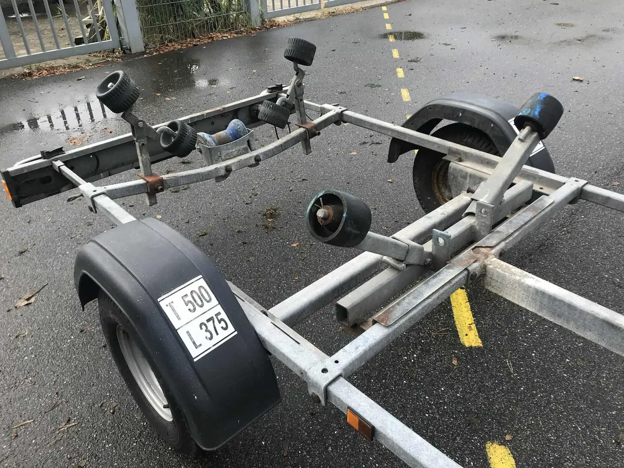 Billede 2 - bådtrailer med papirer og plader.