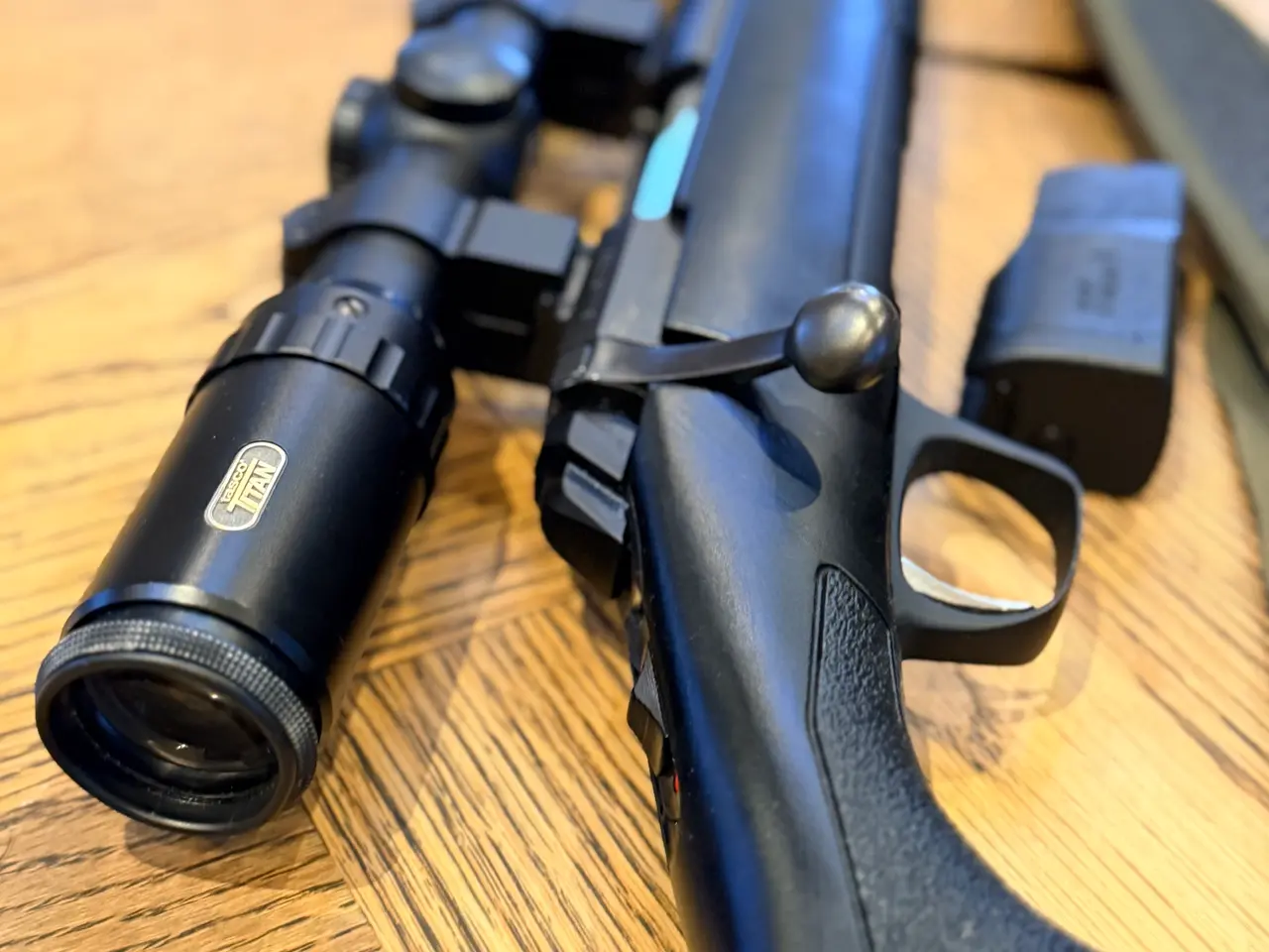 Billede 2 - Browning X-Bolt .308 med lyddæmper og kikkert