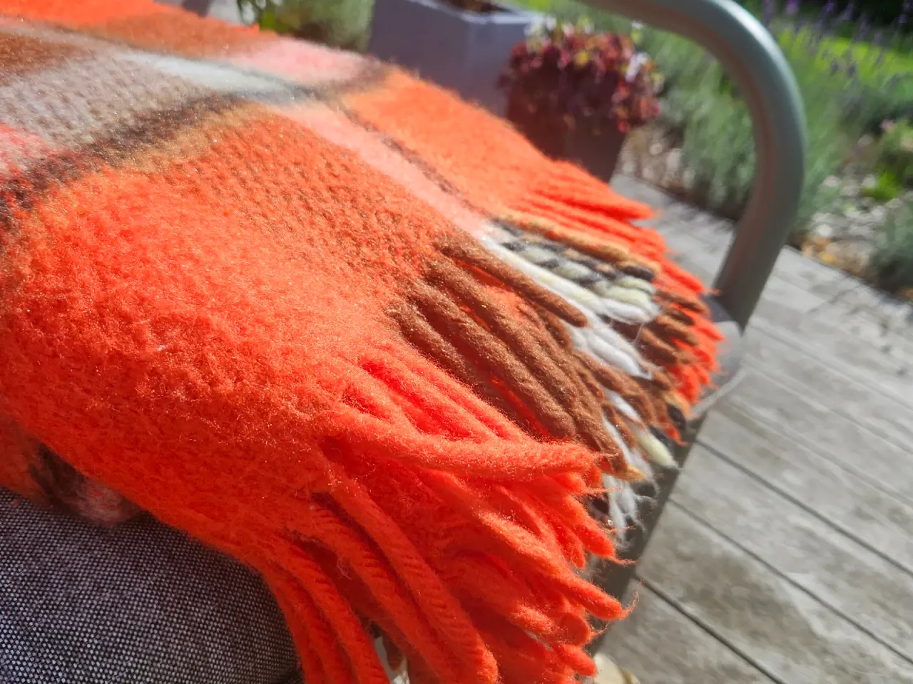 Billede 2 - Retro tæppe i orange farver.