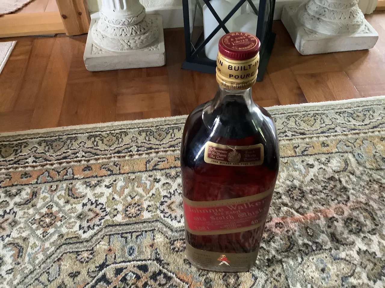 Billede 1 - Ring 3 l Johnny Walker whisky 
