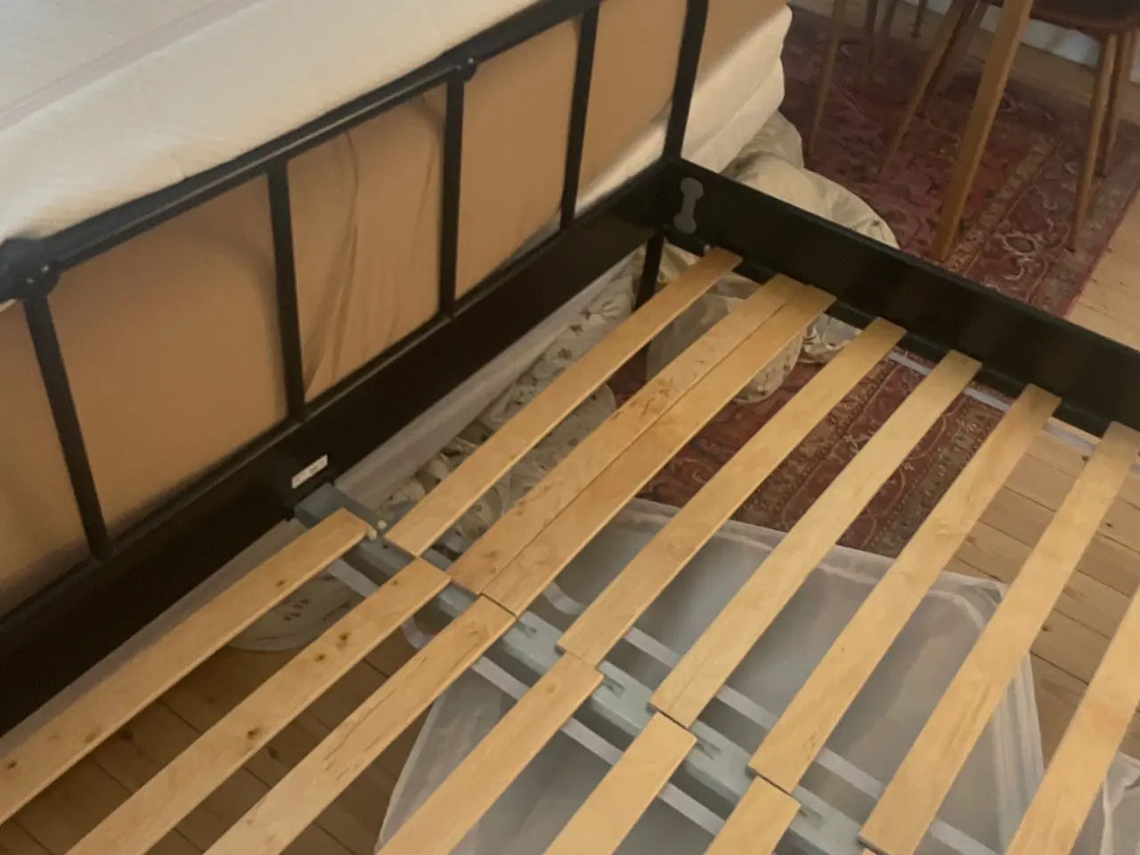 Billede 4 - IKEA metal sengeramme med lamelbund