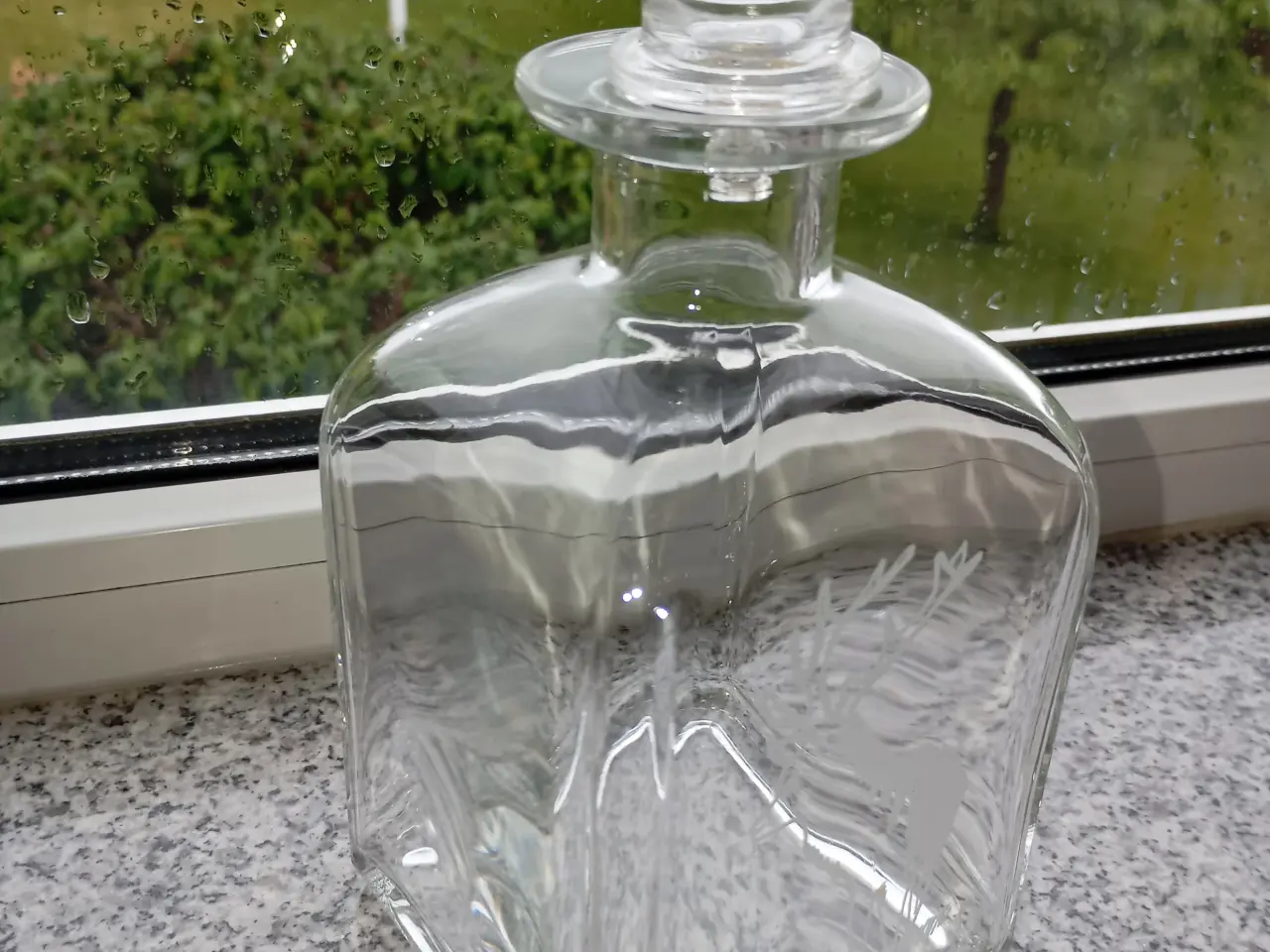 Billede 1 - Karaffel med Kronhjort. Indgraveret