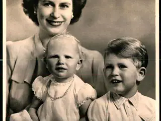 Dronning Elizabeth - Prince Charles - Prinsesse Anne - Brugt